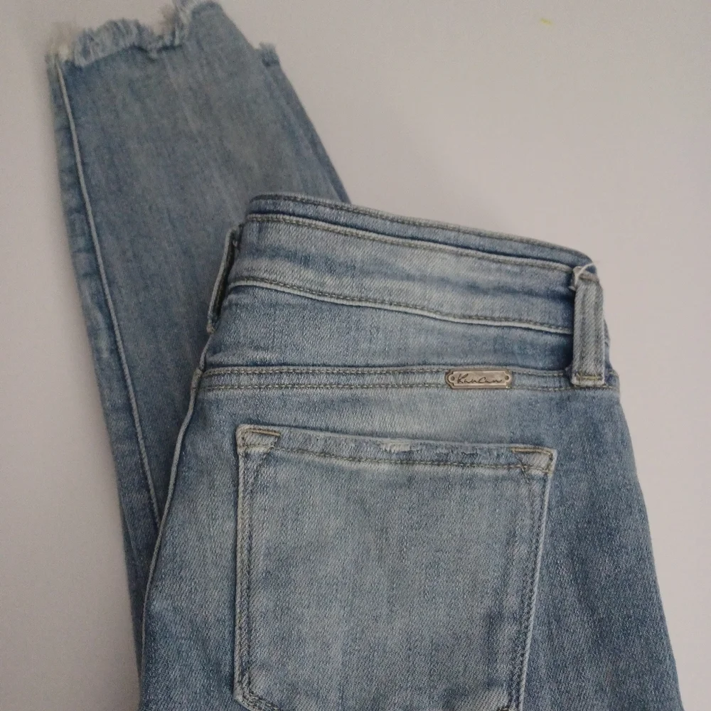 KanCan Distressed Jeans Sz 28
